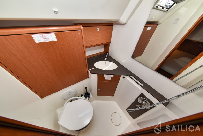 Bavaria 46 Cruiser - Yacht Charter Sailica