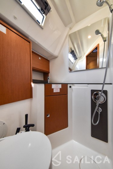 Bavaria 46 Cruiser - Yacht Charter Sailica