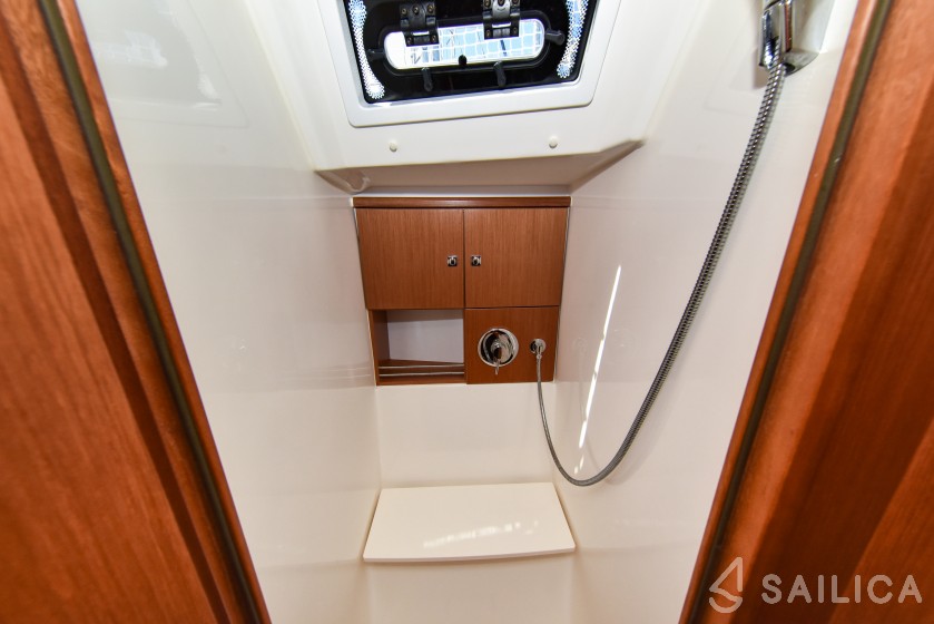 Bavaria 46 Cruiser - Yacht Charter Sailica