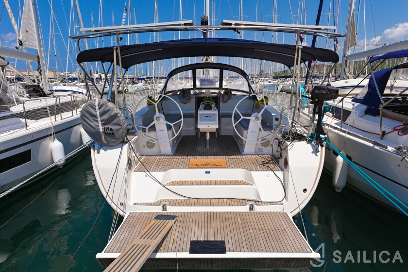Bavaria 46 Cruiser - Yacht Charter Sailica