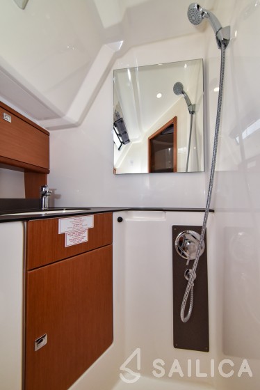 Bavaria 46 Cruiser - Yacht Charter Sailica