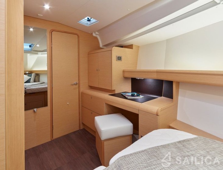 Sun Odyssey 439 - Yacht Charter Sailica