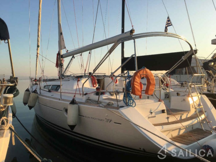 Sun Odyssey 39i - Yacht Charter Sailica