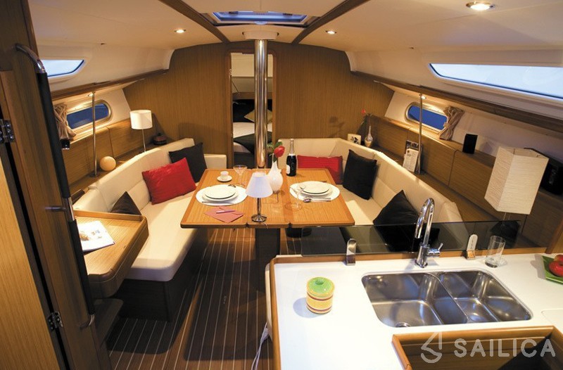Sun Odyssey 39i - Yacht Charter Sailica