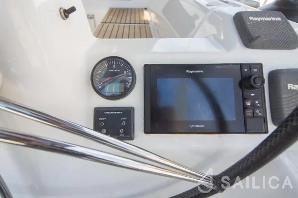 Dufour 460 GL - Yacht Charter Sailica