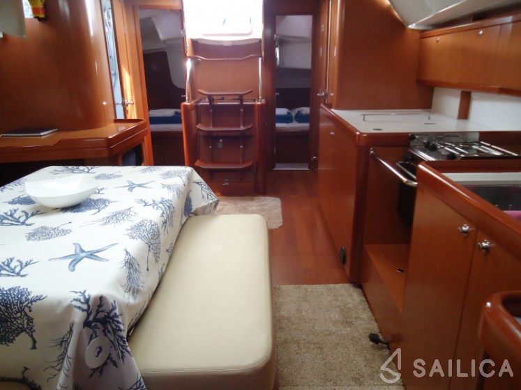 Oceanis 46 - Yacht Charter Sailica