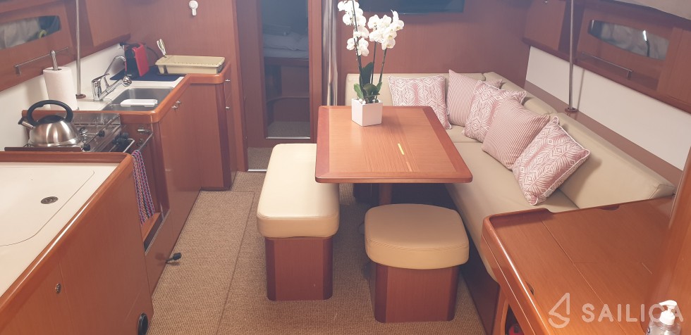 Oceanis 46 - Yacht Charter Sailica