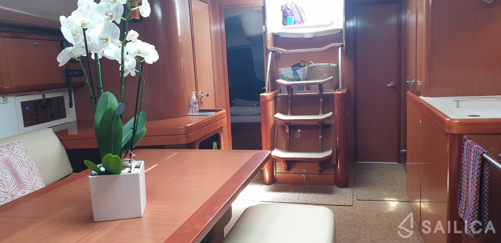 Oceanis 46 - Yacht Charter Sailica