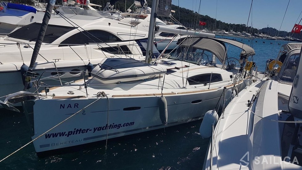 Oceanis 40 - Yacht Charter Sailica