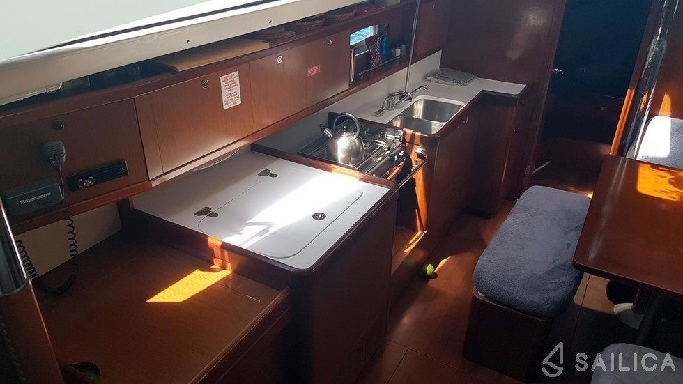 Oceanis 40 - Yacht Charter Sailica