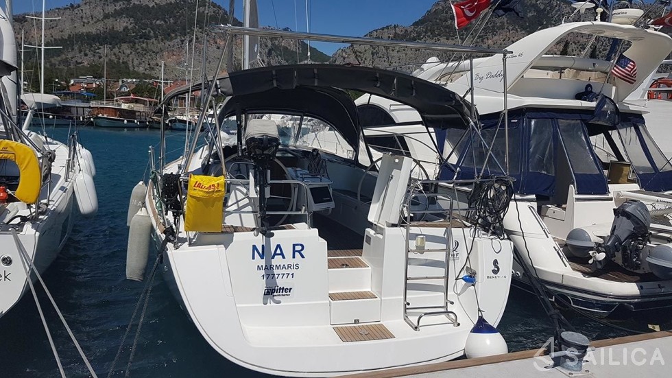 Oceanis 40 - Yacht Charter Sailica
