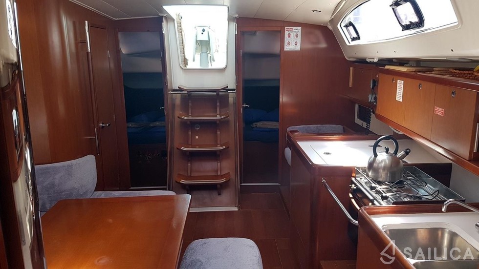 Oceanis 40 - Yacht Charter Sailica