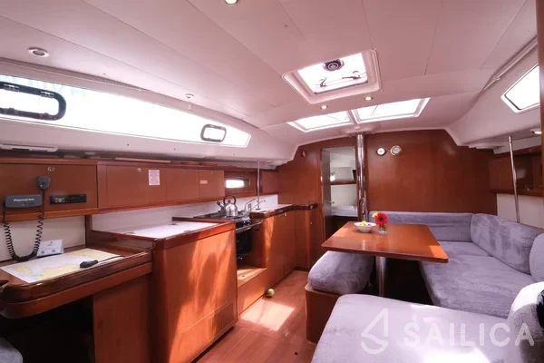 Oceanis 40 - Yacht Charter Sailica