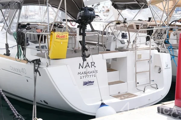 Oceanis 40 - Yacht Charter Sailica
