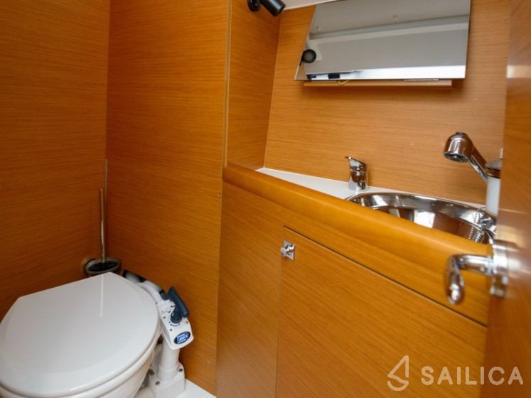 Sun Odyssey 349 - Yacht Charter Sailica