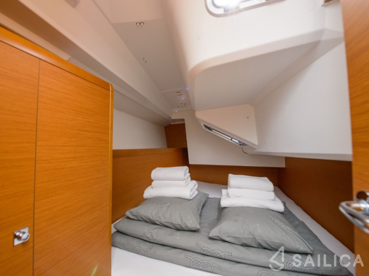 Sun Odyssey 349 - Yacht Charter Sailica