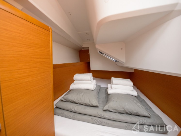 Sun Odyssey 349 - Yacht Charter Sailica