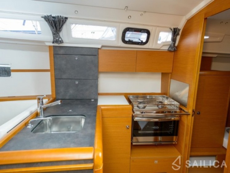 Sun Odyssey 349 - Yacht Charter Sailica