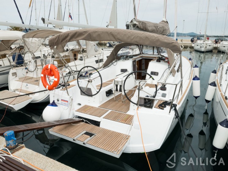 Sun Odyssey 349 - Yacht Charter Sailica
