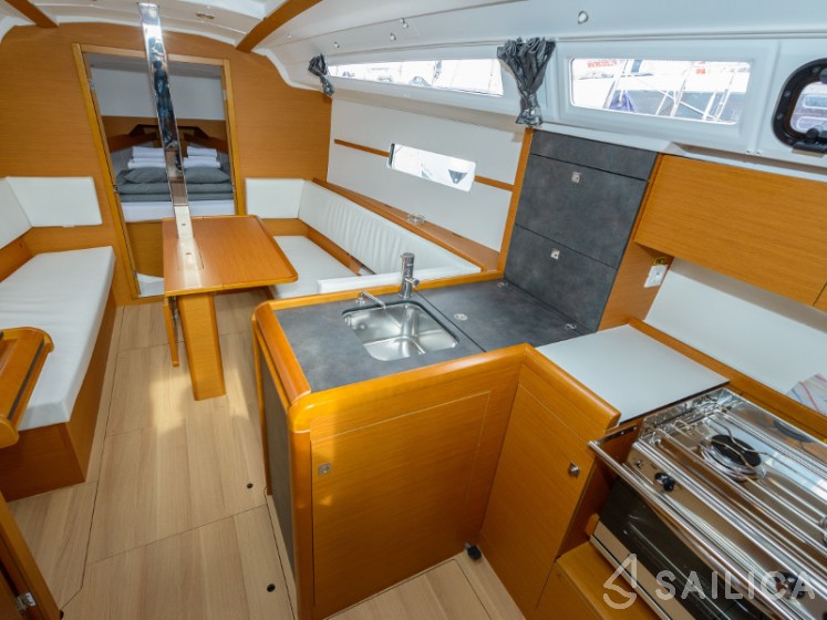 Sun Odyssey 349 - Yacht Charter Sailica