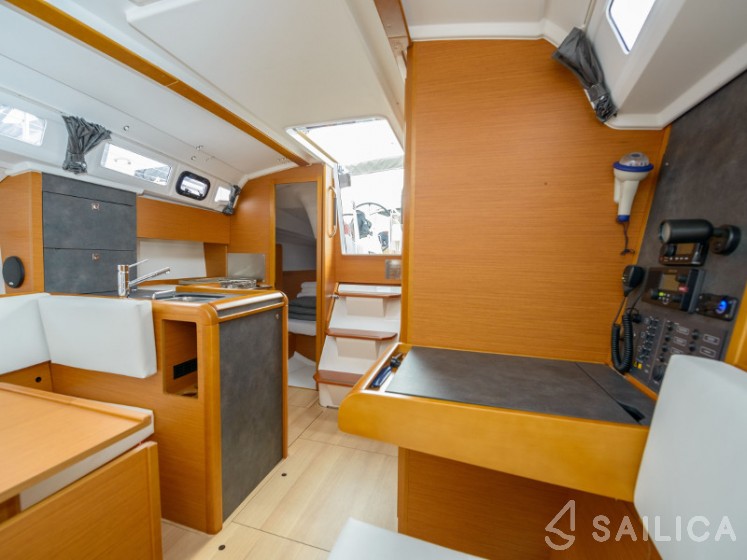 Sun Odyssey 349 - Yacht Charter Sailica