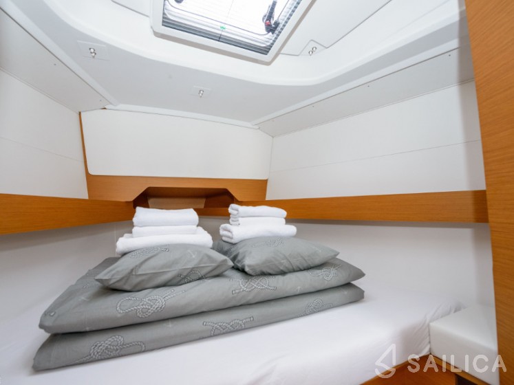 Sun Odyssey 349 - Yacht Charter Sailica