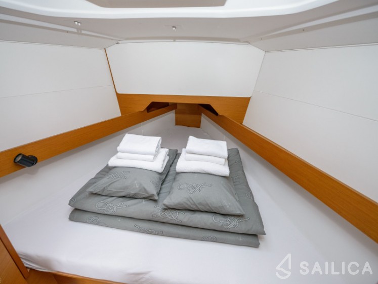 Sun Odyssey 349 - Yacht Charter Sailica