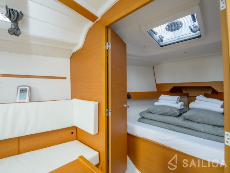 Sun Odyssey 349 - Yacht Charter Sailica