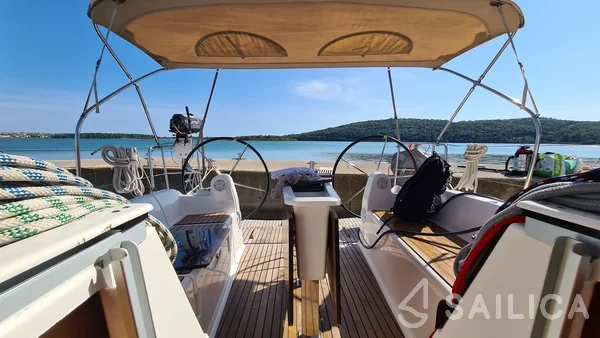 Dufour 350 GL - Yacht Charter Sailica