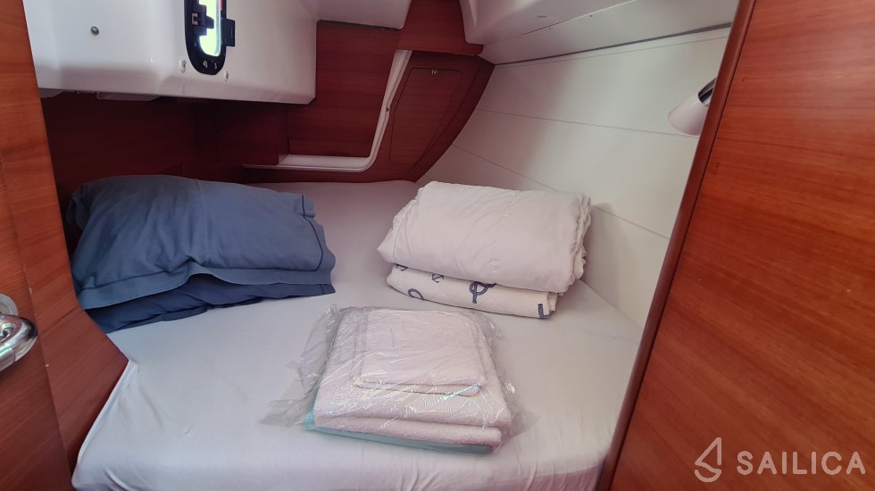 Dufour 350 GL - Yacht Charter Sailica
