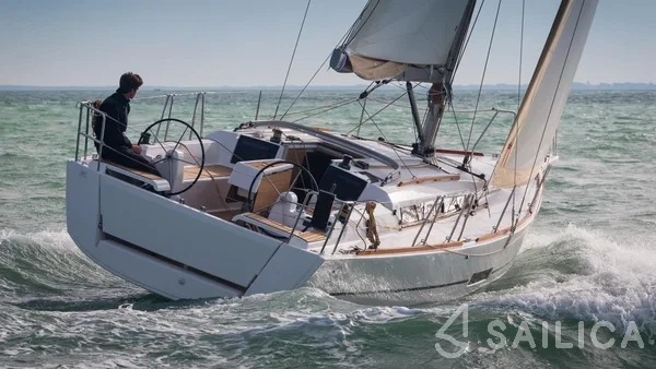 Dufour 350 GL - Yacht Charter Sailica