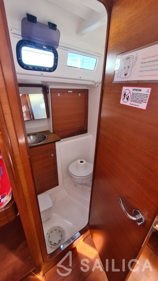 Dufour 350 GL - Yacht Charter Sailica