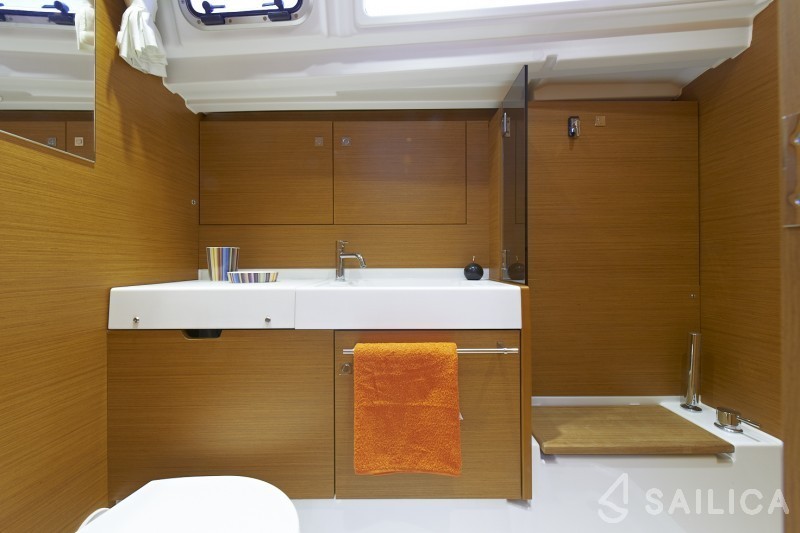 Sun Odyssey 479 - Yacht Charter Sailica