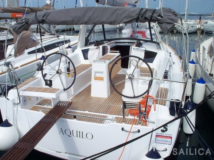 Oceanis 35.1 - Yacht Charter Sailica