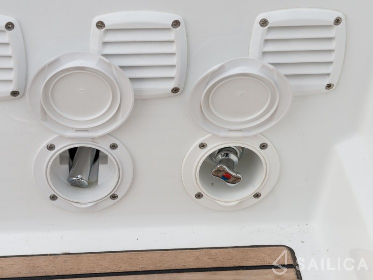 Oceanis 35.1 - Yacht Charter Sailica
