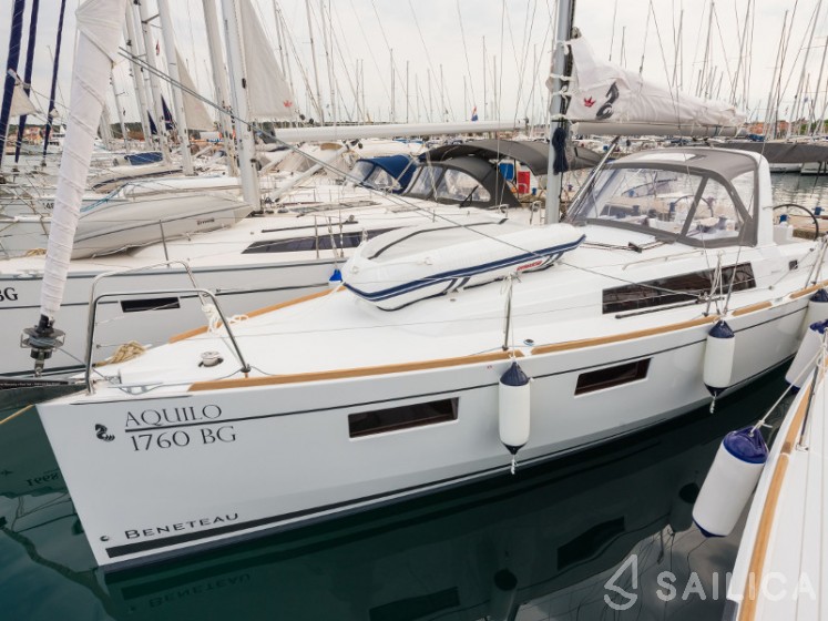 Oceanis 35.1 - Yacht Charter Sailica