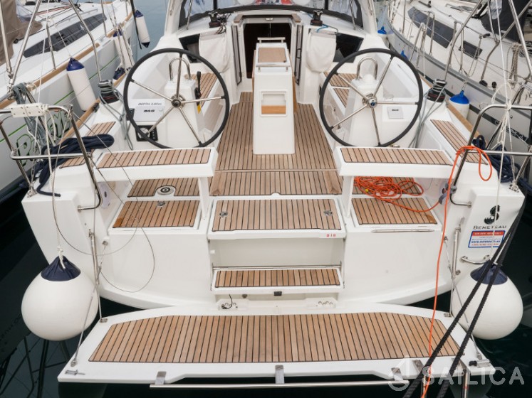 Oceanis 35.1 - Yacht Charter Sailica