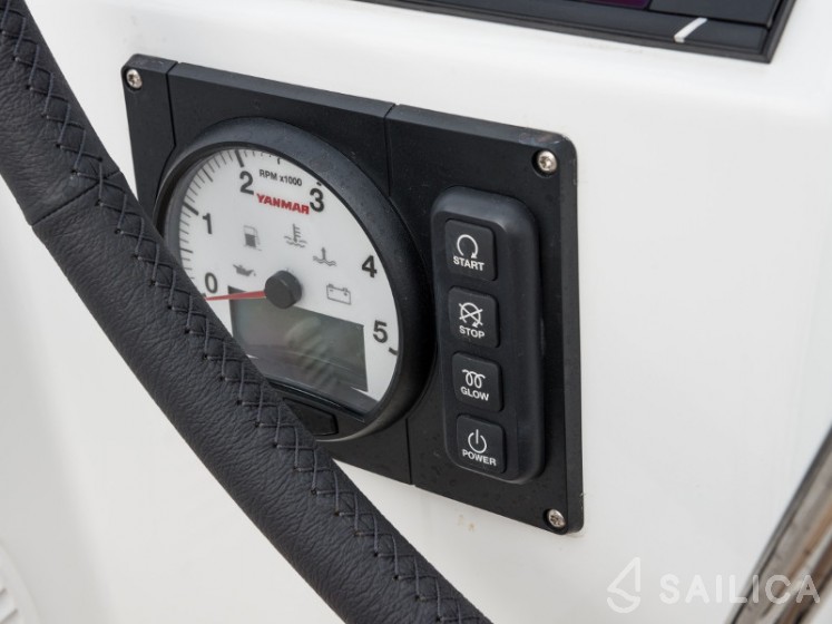Oceanis 35.1 - Yacht Charter Sailica