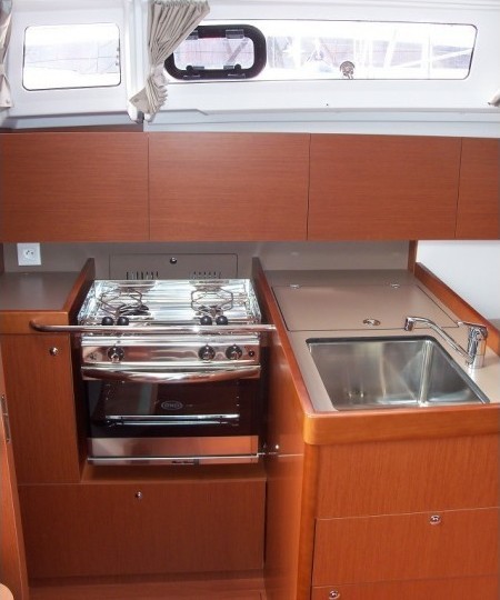 Oceanis 35.1 - Yacht Charter Sailica