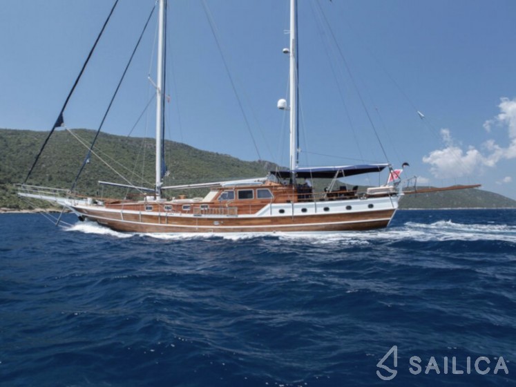 Gulet - Yacht Charter Sailica