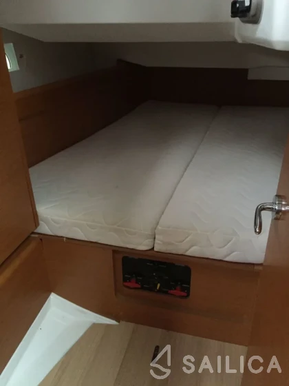 Sun Odyssey 449 - Yacht Charter Sailica