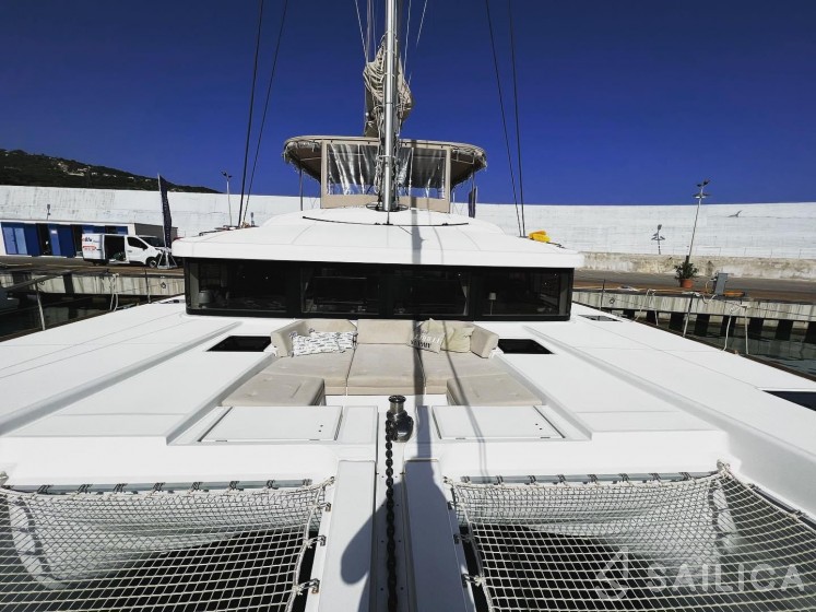 Lagoon 52F - Yacht Charter Sailica