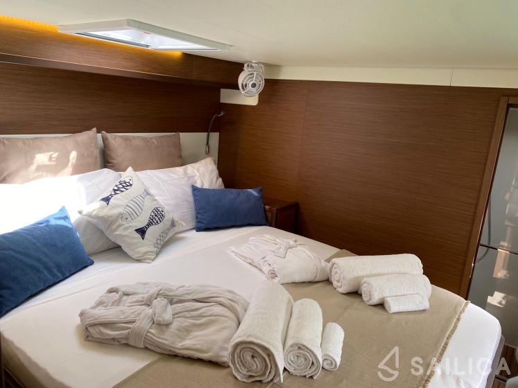 Lagoon 52F - Yacht Charter Sailica