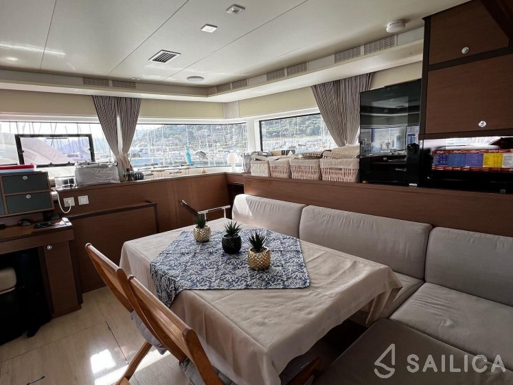 Lagoon 52F - Yacht Charter Sailica