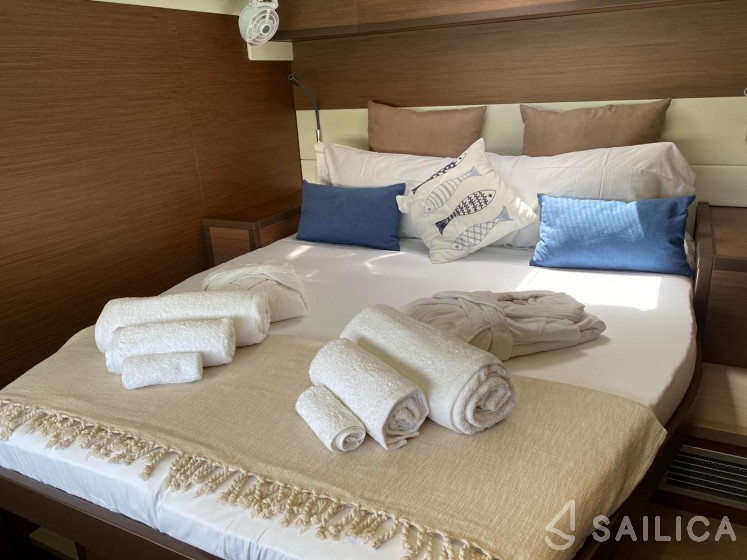 Lagoon 52F - Yacht Charter Sailica