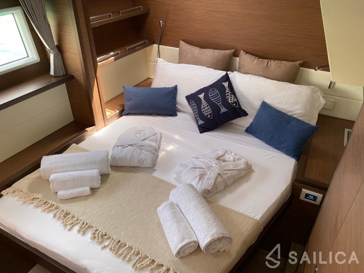 Lagoon 52F - Yacht Charter Sailica