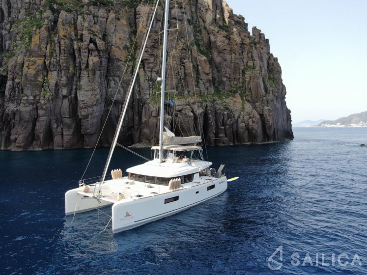 Lagoon 52F - Yacht Charter Sailica