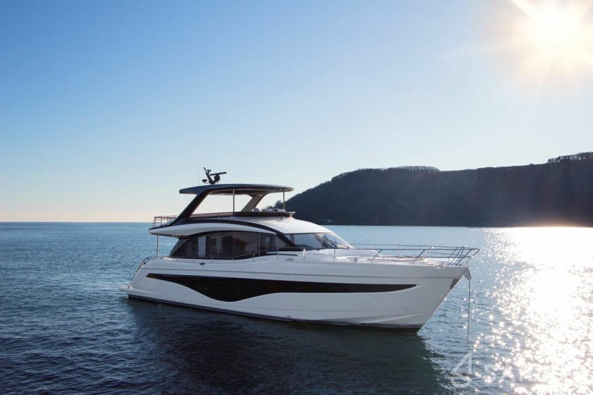 Princess 72 Fly - Yacht Charter Sailica