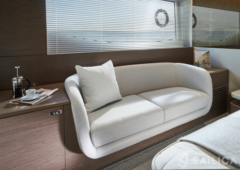 Princess 72 Fly - Yacht Charter Sailica