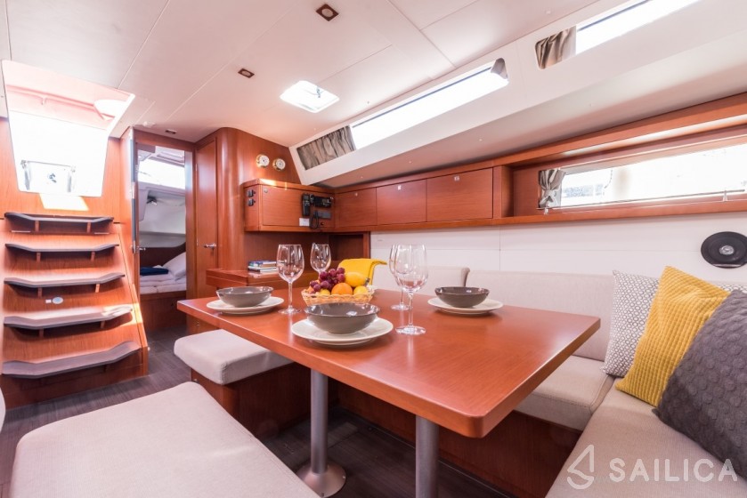 Oceanis 48 - Yacht Charter Sailica